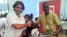 Африканський винахідник виробляє дешеві 3D-принтери зі сміття 