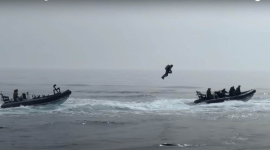 Запаморочливі кадри польоту в реактивному костюмі показали британські морські піхотинці