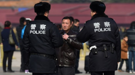 Китай: Граждан, уклоняющихся от прохождения теста COVID, задерживают и принудительно проводят тесты