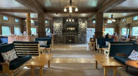 Сільська громада об’єдналася, щоб врятувати 100-річний готель в Орегоні (ФОТО)