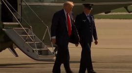 Трамп їде до Шотландії на гольф і двосторонні переговори, щоб уникнути скандалу, пов’язаного з Епштейном (ВІДЕО)