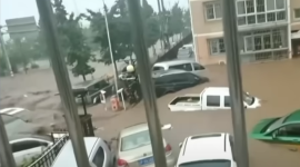 Зливи руйнують Пекін (ВІДЕО)
