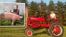В США 10-річний хлопчик купив антикварний трактор для роботи на фермі (ФОТО)