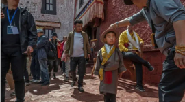 США запровадили санкції проти китайських чиновників за примусову "асиміляцію" тибетських дітей (ВІДЕО)