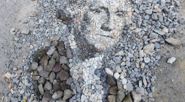 Художник створює шедевральні портрети та реалістичні обличчя в джунглях за допомогою камінців (ФОТО)