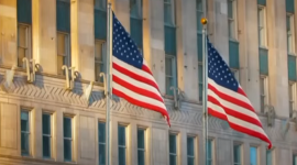 Американські прапори мають виготовляти у США, а не в Китаї: законопроєкт (ВІДЕО)