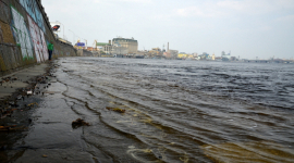 Набережна в Києві йде під воду