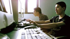 Китайська влада встановлює стеження за інтернет-клубами