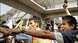 Міліція силою зупинила багатотисячний хід в Макао (фотоогляд)
