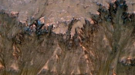 Вчені знайшли на Марсі сліди води 