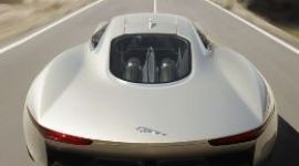 Jaguar C-X75, автомобиль с двумя газотурбинными двигателями, ускоряется как реактивный самолет.