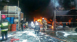 В Макеевке загорелся крупный завод лакокрасочных материалов