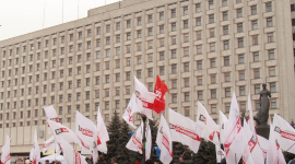 Мітинги під ЦВК малочисельні, але революція назріє в наступні роки — експерт