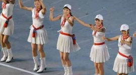 Дівчина із групи підтримки знепритомніла на церемонії відкриття Олімпіади (фото)