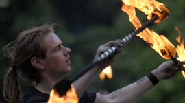 Фоторепортаж: фестиваль огня проходит в Киеве