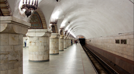 На центральних станціях метро Києва заборонили торгівлю