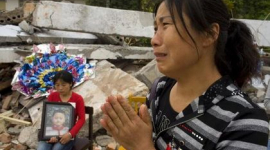 У Китаї кілька десятків чоловік було поранено під час сутички батьків загиблих під час землетрусу дітей з поліцією