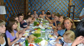 Прикарпатське село: пити кинули всі