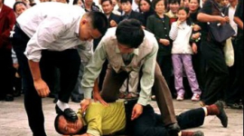 В шанхайской тюрьме начали применять медицинскую помощь для продления пыток