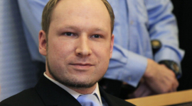 У Брейвіка на засіданні суду кинули черевик