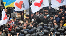 Суд по апелляции Тимошенко начался со штурма и без подсудимой