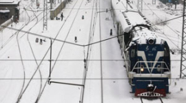 В Китае продолжаются сильные снегопады, практически полностью парализованы главные железнодорожные пути