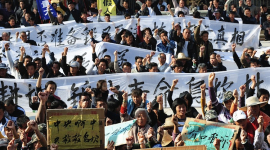 Молодые жители китайской деревни вдохновили всех китайских крестьян к протестам 