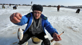 С отколовшейся льдины в Азовском море спасли 36 рыболовов