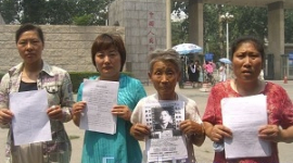 Китайська поліція застрелила 14 демонстрантів-уйгурів