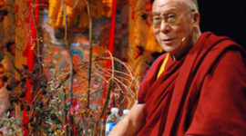 Члены парламента Эстонии получили аудиенцию у Далай-ламы в монастыре Дрепунг на юге Индии