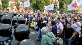 Столкновения сторонников экс-премьера и Беркут произошло на Крещатике