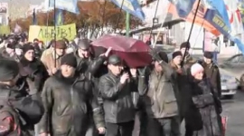 Чорнобильці з порожнім гробом заблокували рух на центральній вулиці Донецька