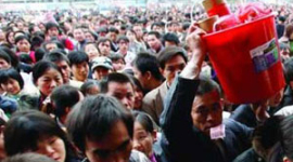 Китайцям не вистачає «Новорічних квитків додому». Аферисти продають фальшиві