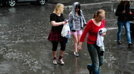 Вітер і дощ знеструмили 109 населених пунктів України