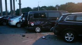 В Днепропетровске водитель разбил 15 автомобилей