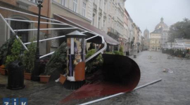 Фоторепортаж: Сильний буревій приніс Львову 7 мнл. грн. збитків