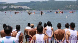 У Гонконзі відбулися перегони на човнах-драконах (фотоогляд)