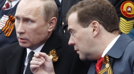 ЗМІ передбачають, що Путін і Медведєв 9 травня відвідають Крим