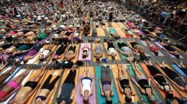 Йога-марафон відбувся в Нью-Йорку на Таймс-сквер