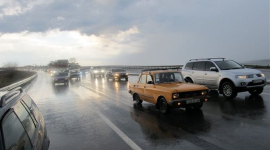 Продажі авто в Україні впали до рекордного мінімуму