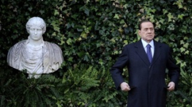 Президент Италии обеспокоен скандалом с Берлускони