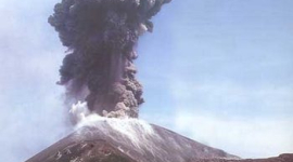 Началось извержение вулканов Тунгарауа и Пакайя в Эквадоре и Гватемале 