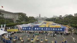 10 мільйонів чоловік, що вийшли з КПК, є для неї похоронним дзвоном