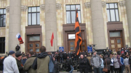Турчинов бере під контроль ситуацію у східних областях