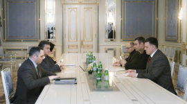Янукович і опозиція домовилися скасувати «закони про диктатуру»