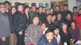 Шанхайські жителі виступають в захист адвоката-правозахисника, якого репресує влада