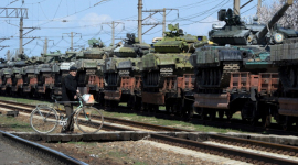 400 українських військових виводять техніку із Криму
