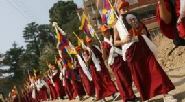 Участники тибетского марша возвращения, отвергнув указания индийской полиции, возобновили шествие
