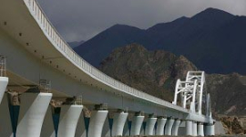 Приховані мотиви будівництва залізниці Цинцзан, що веде в Тибет
