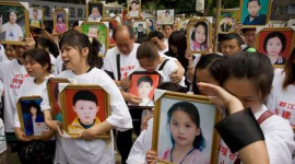 У Китаї розігнали жертв землетрусу - протестуючих батьків